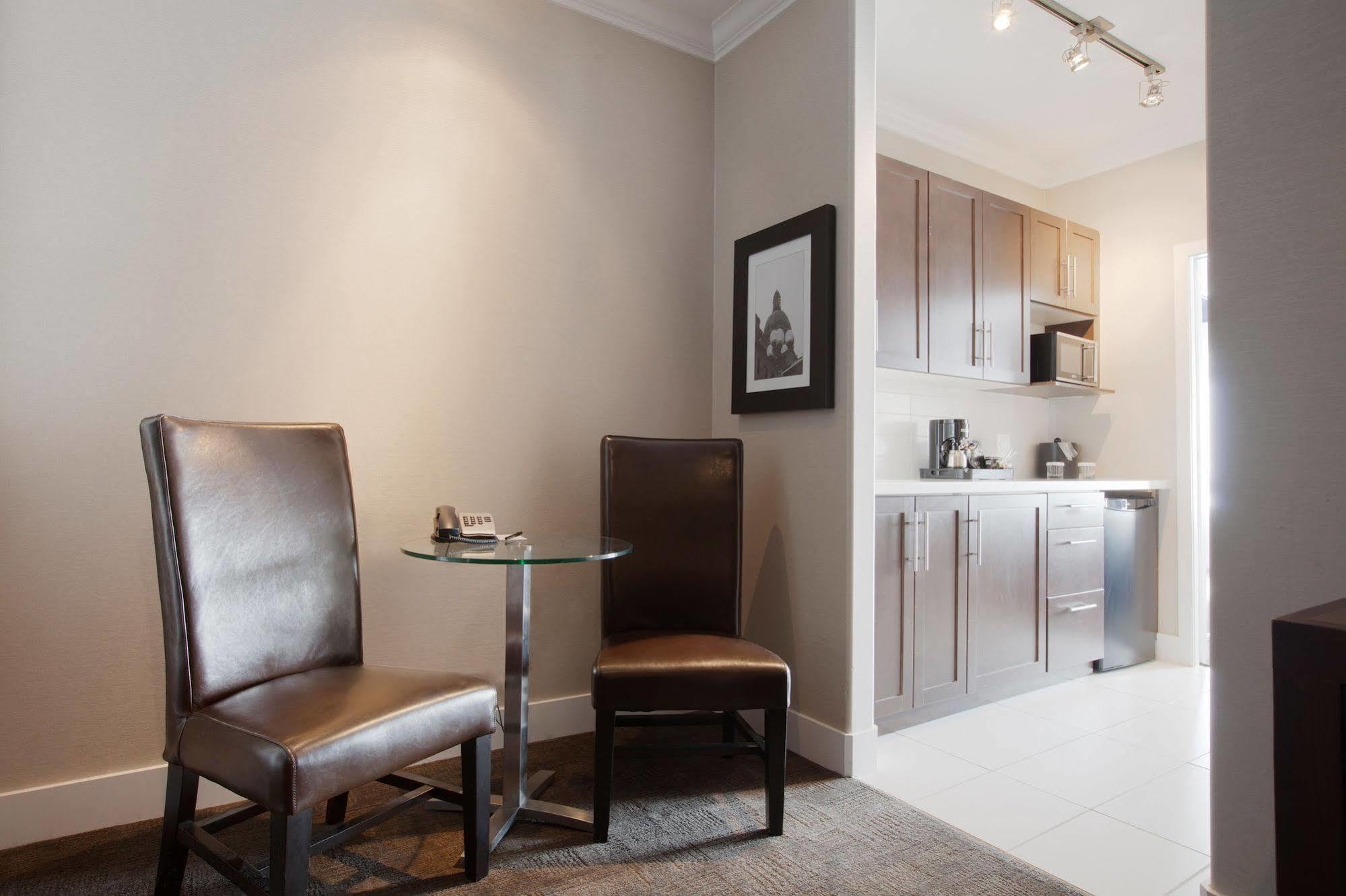 Sandman Signature Edmonton South Hotel מראה חיצוני תמונה